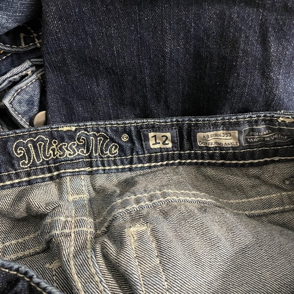 Miss Me Girls Boyfriend Ankle Dark Wash Fade Distressed Jeans - Picture 7 of 9